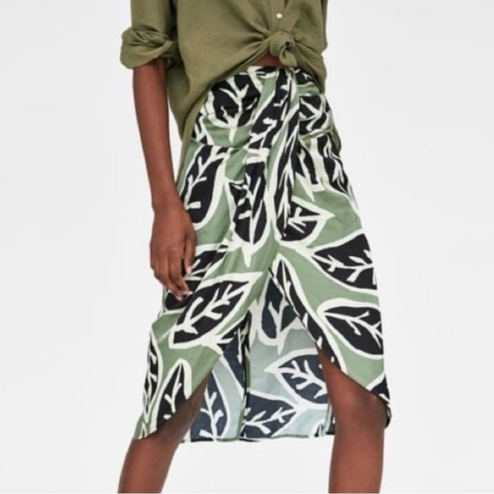 Zara Green Leaf-Print Midi Skirt